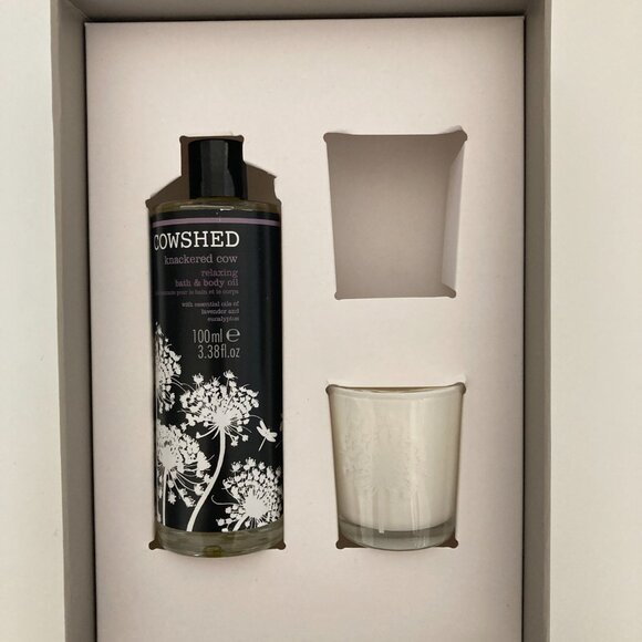Cowshed Relaxing Bath & Body Oil + Candle Gift Set - Picture 2 of 9